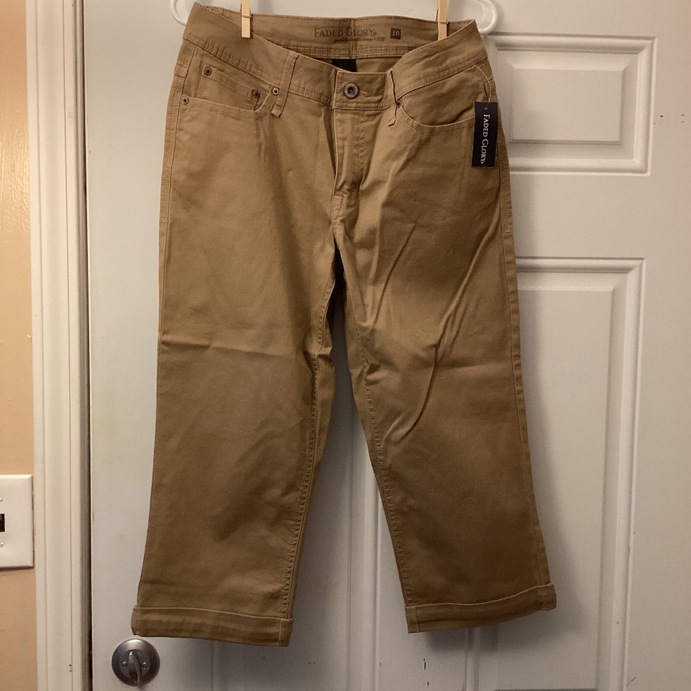 Women’s NEW Faded Glory Capris Capri Size 10 Tan